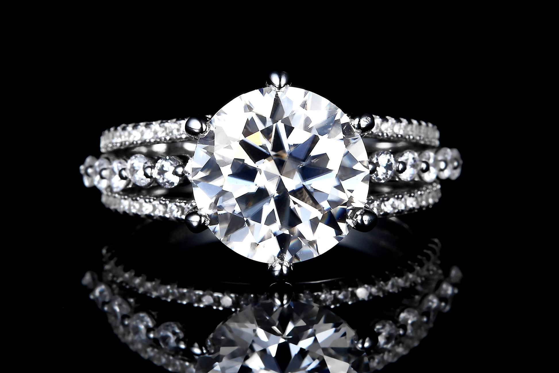 5 CT. round Moissanite Ring Real shot IMG 1
