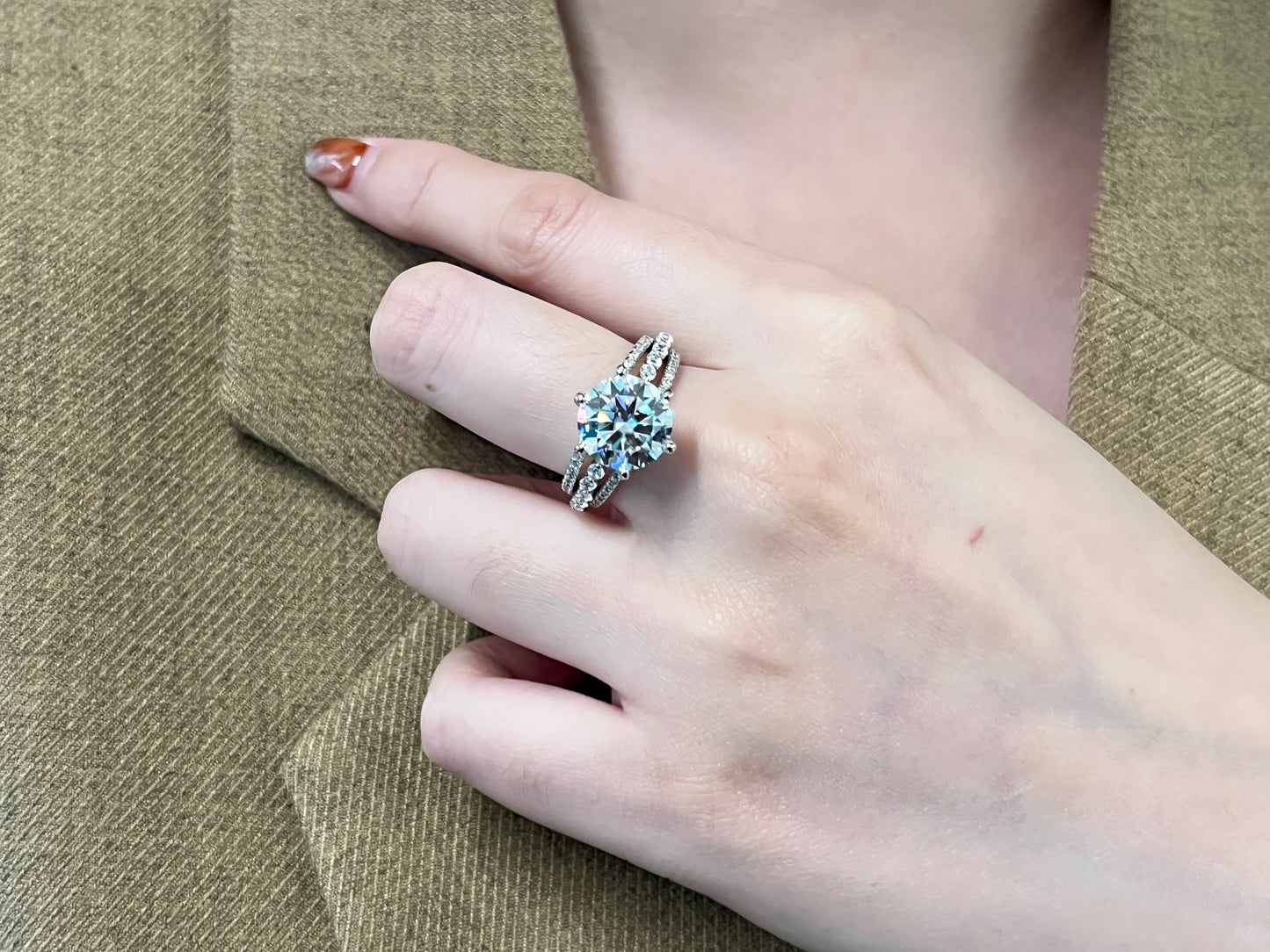 5 CT. round Moissanite Ring on hand Real shot IMG 3