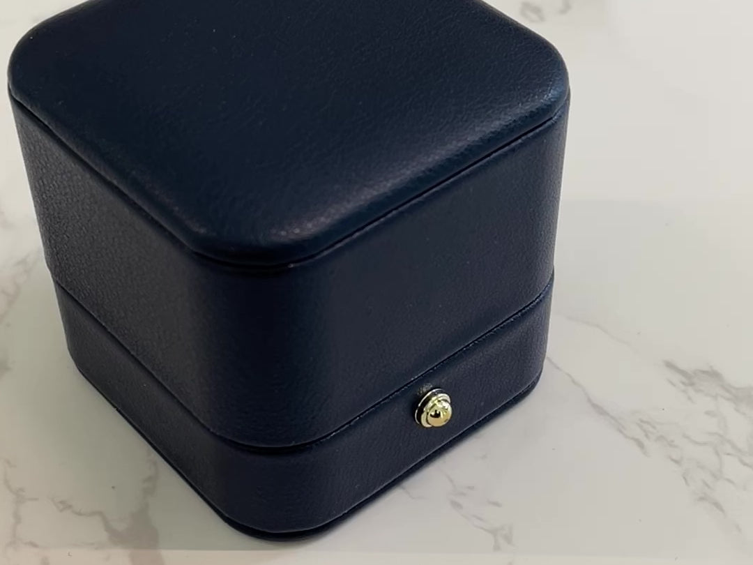 3 CT. zircon ring real shot video2