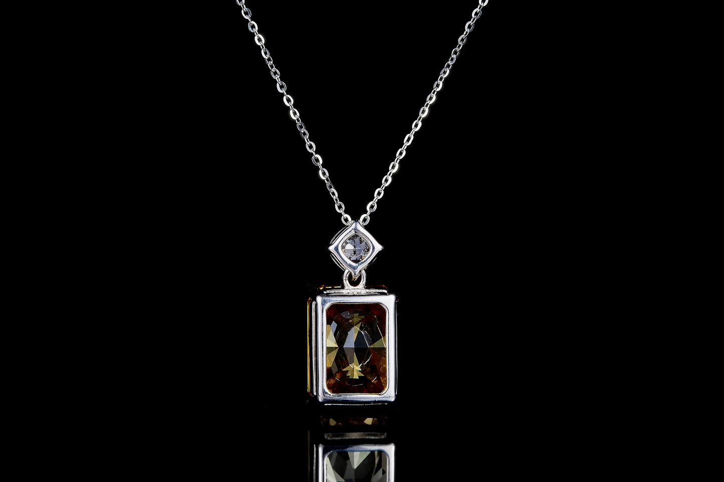 10 CT. zircon Necklace Real shot IMG 2