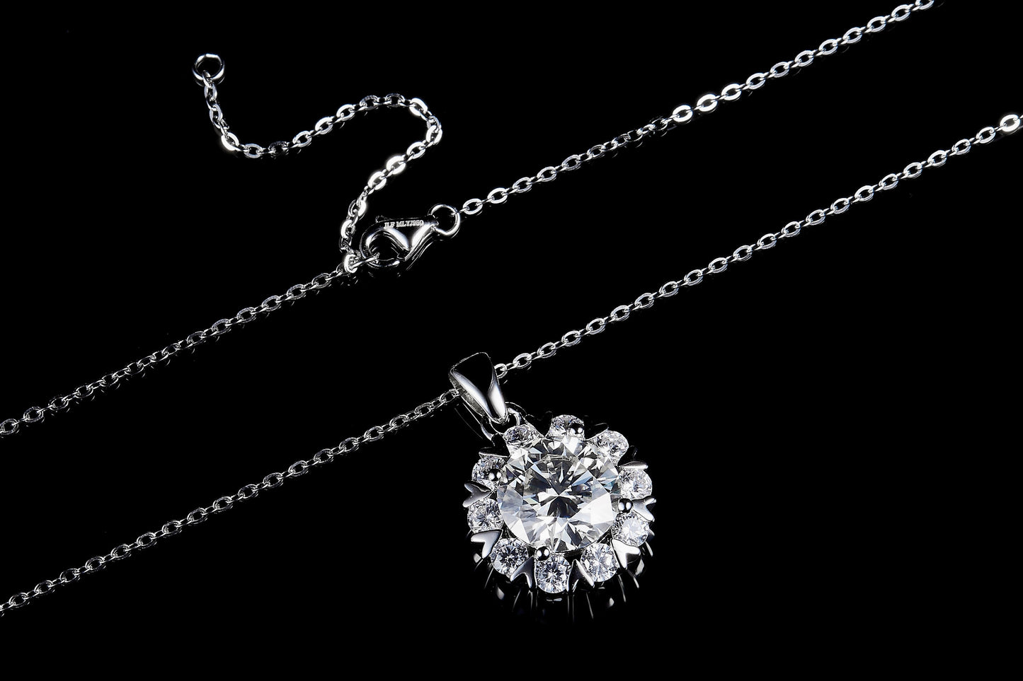 5 CT. round Moissanite Necklace Real shot IMG 3