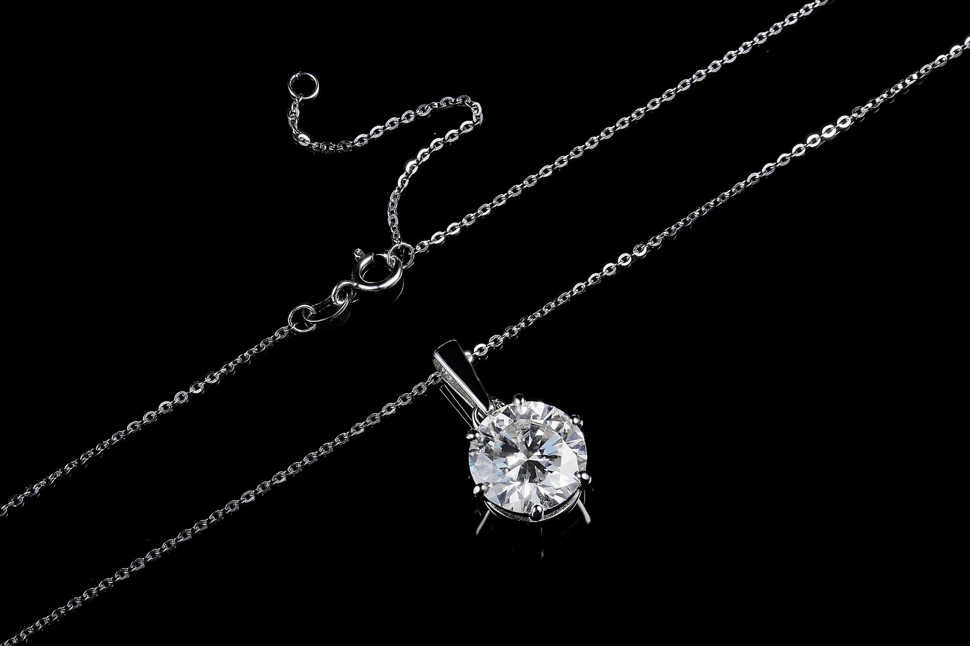 5 CT. round Moissanite Necklace Real shot IMG 3