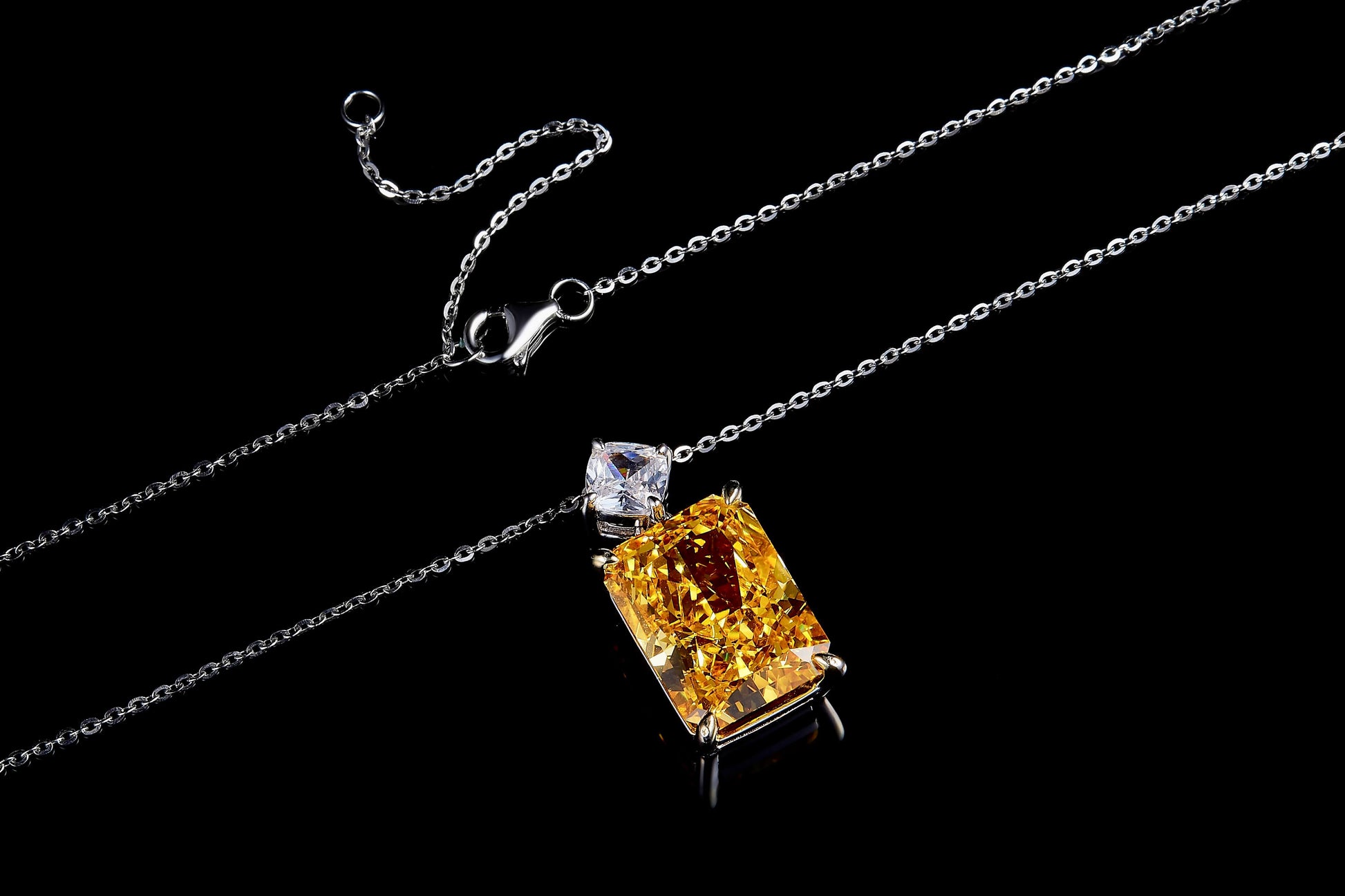 10 CT. zircon Necklace Real shot IMG 3