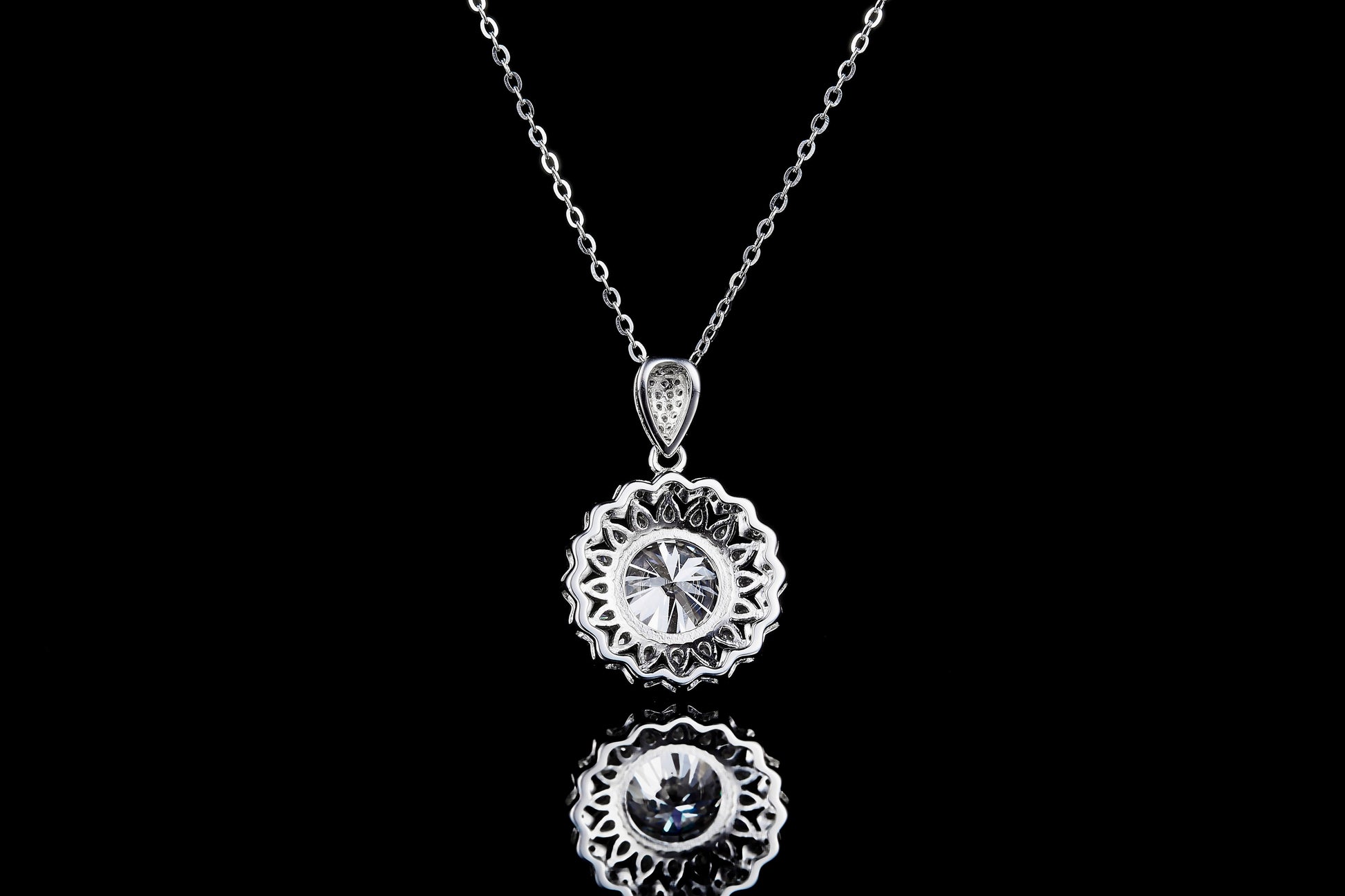 5 CT. round Moissanite Necklace Real shot IMG 2